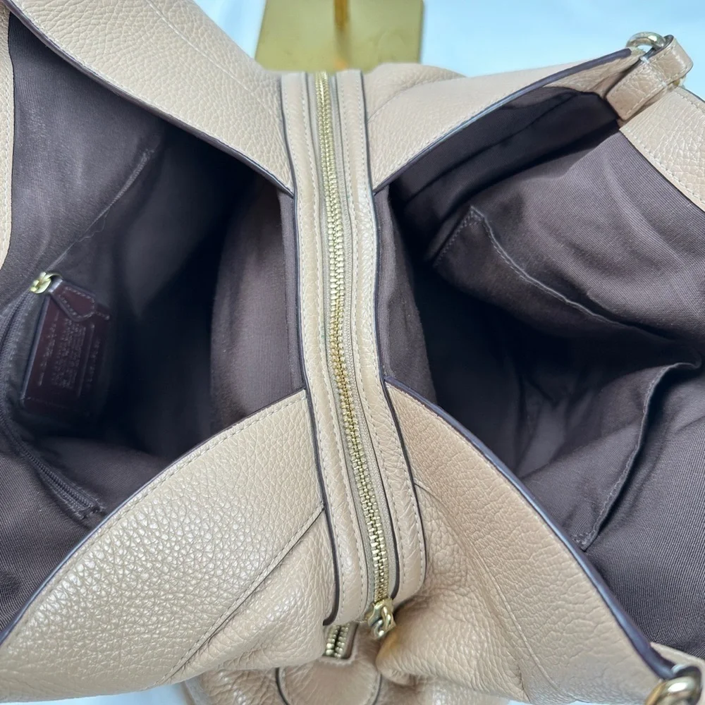 Coach NY Lexy F31987 Tan Pebble Leather Shoulder Bag Satchel w/storage bag